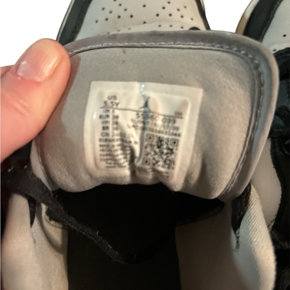 NIKE AIR JORDAN 1 RETRO LOW SMOKE GREY Sneakers - Picture 8 of 8